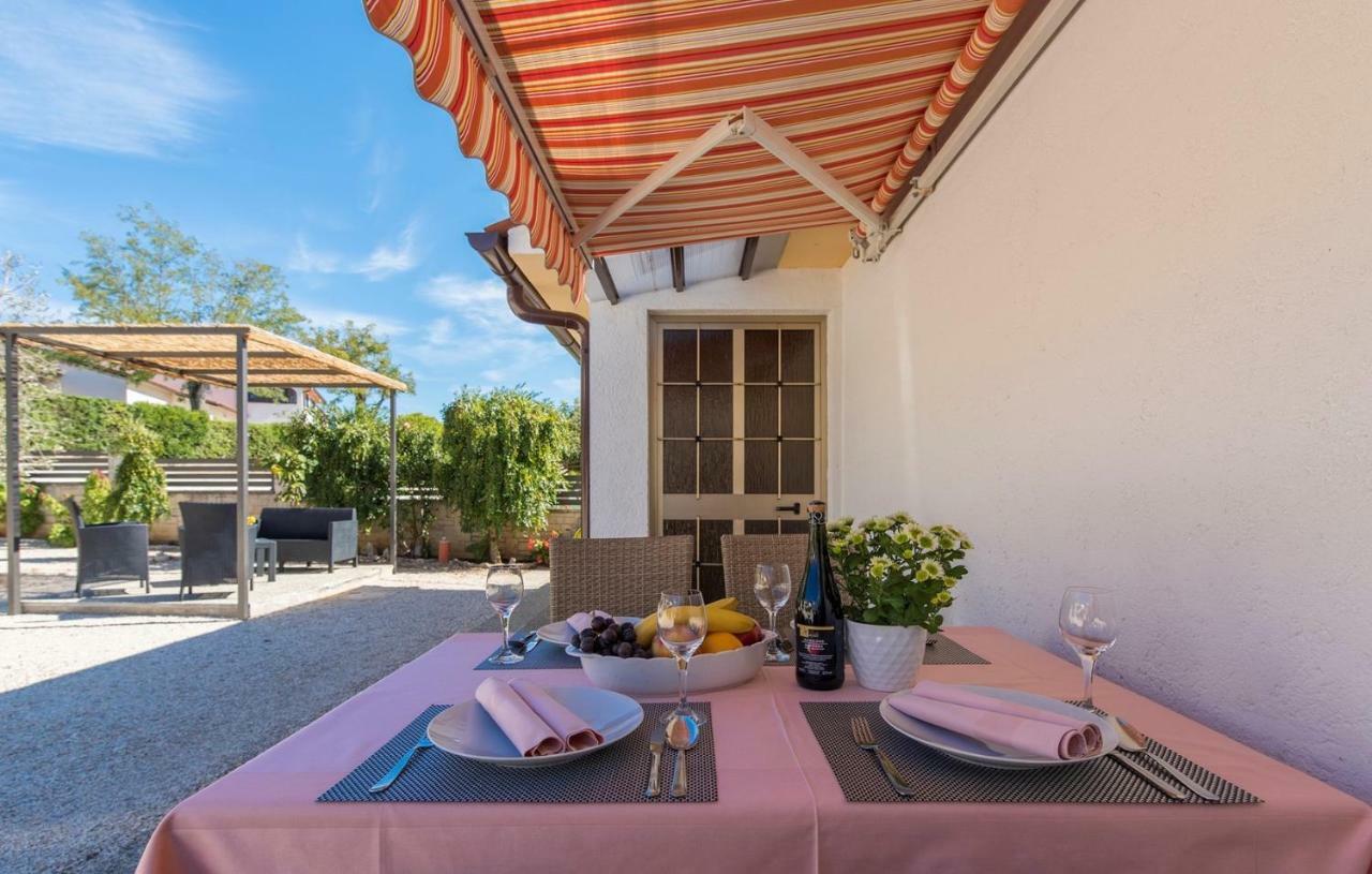 Cottage Nilda I Musalez ภายนอก รูปภาพ